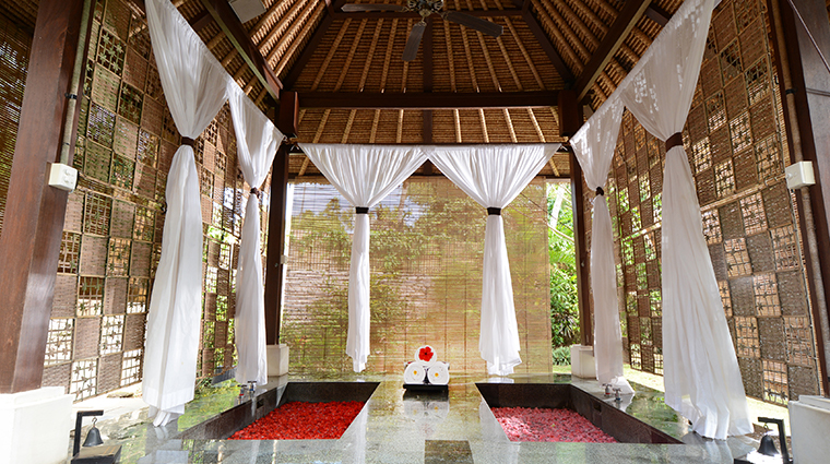 belmond jimbaran puri baths
