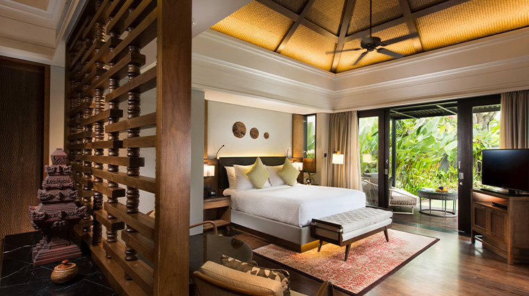 conrad bali pool villa bedroom2023