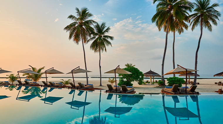 constance halaveli maldives main pool