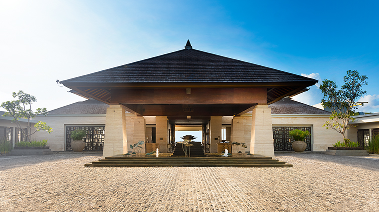 the ritz carlton bali Porte Cocheer