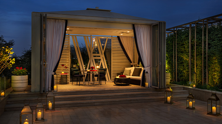 waldorf astoria kuwait ovio cabana night