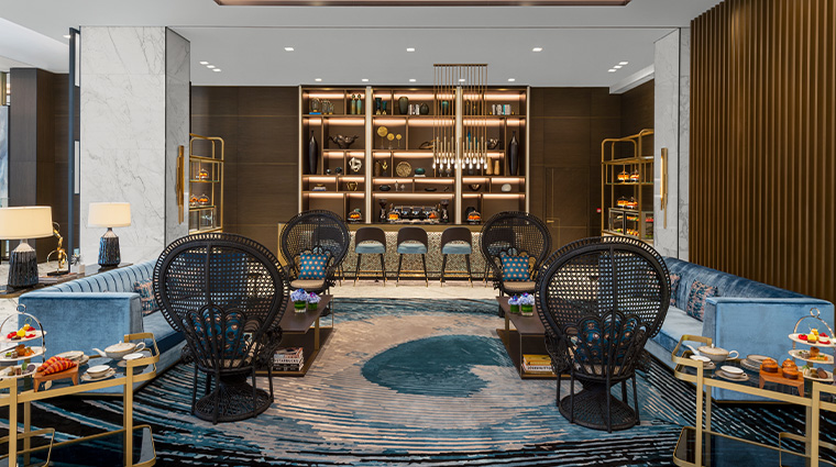 waldorf astoria kuwait peacock alley