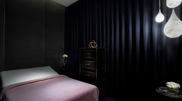 waldorf astoria kuwait spa resting room